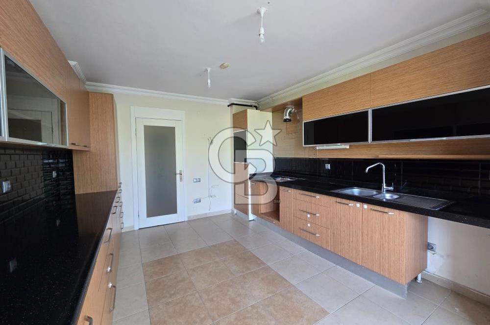 YAŞAMKENT'TE KONUTKENT YANI HAVUZLU SİTEDE 4+1 190 m2 DAİRE
