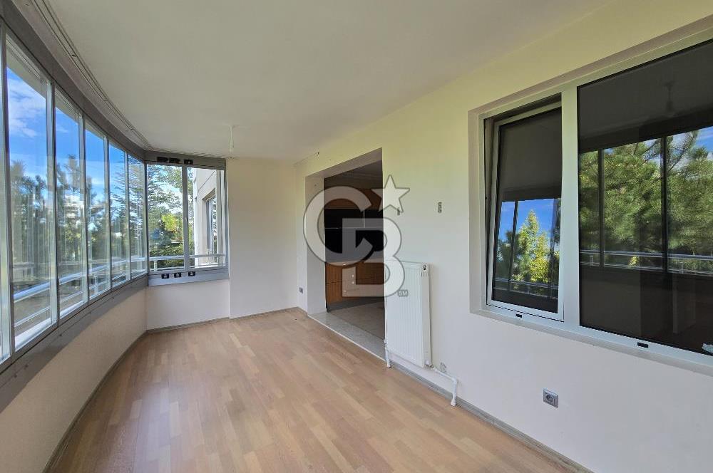 YAŞAMKENT'TE KONUTKENT YANI HAVUZLU SİTEDE 4+1 190 m2 DAİRE