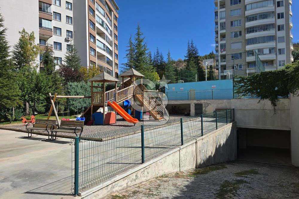 YAŞAMKENT'TE KONUTKENT YANI HAVUZLU SİTEDE 4+1 190 m2 DAİRE