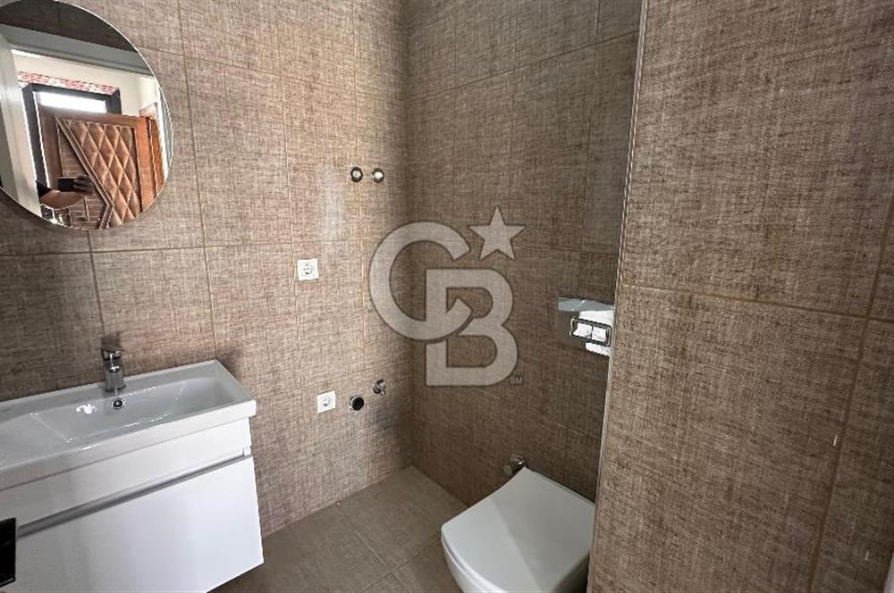 Karaburun Saip'te Deniz Manzaralı Geniş Bahçeli 3+1 Tripleks