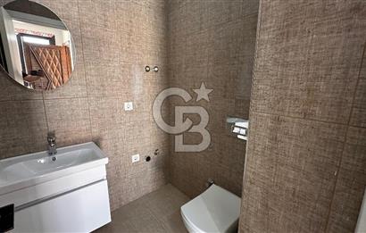 Karaburun Saip'te Deniz Manzaralı Geniş Bahçeli 3+1 Tripleks