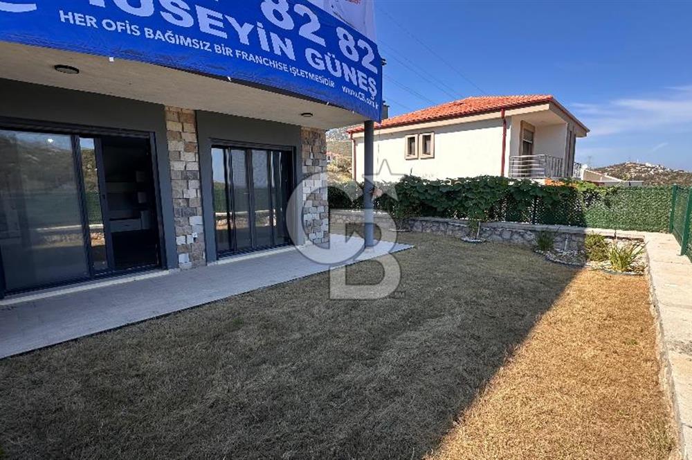 Karaburun Saip'te Deniz Manzaralı Geniş Bahçeli 3+1 Tripleks