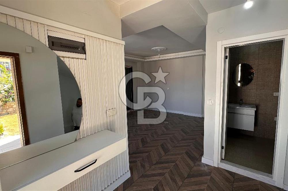 Karaburun Saip'te Deniz Manzaralı Geniş Bahçeli 3+1 Tripleks