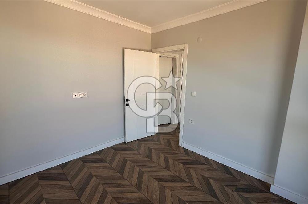 Karaburun Saip'te Deniz Manzaralı Geniş Bahçeli 3+1 Tripleks