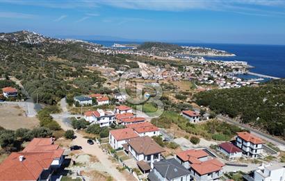 Karaburun Saip'te Deniz Manzaralı Geniş Bahçeli 3+1 Tripleks