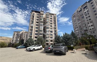 Yaşamkent Gülbeng Sitesi'nde Full Yapılı 4+1 Satılık Daire