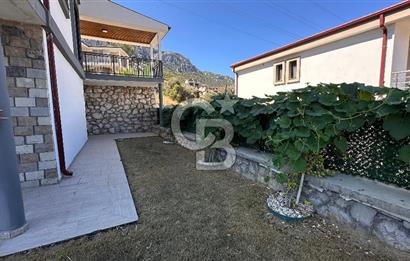 Karaburun Saip'te Deniz Manzaralı Geniş Bahçeli 3+1 Tripleks