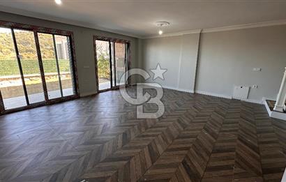 Karaburun Saip'te Deniz Manzaralı Geniş Bahçeli 3+1 Tripleks