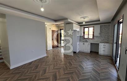 Karaburun Saip'te Deniz Manzaralı Geniş Bahçeli 3+1 Tripleks