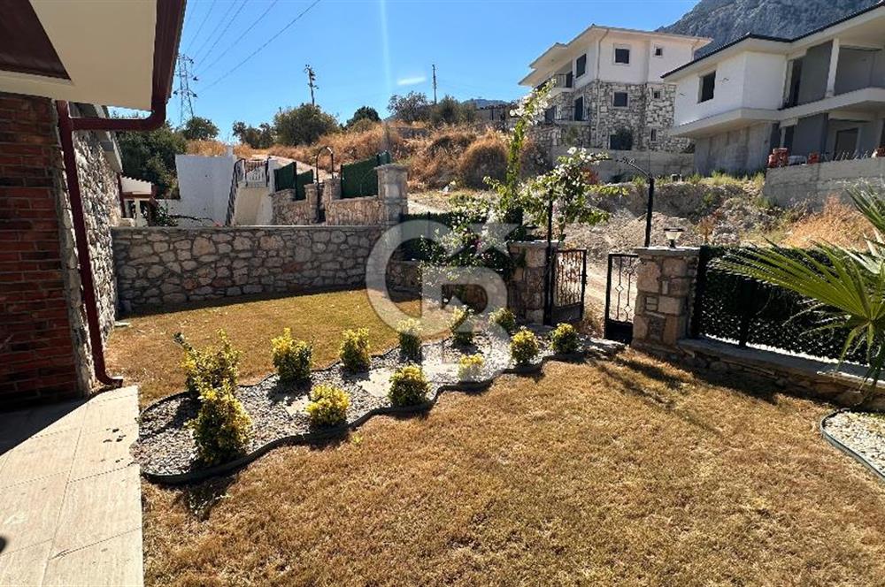 Karaburun Saip'te Deniz Manzaralı Geniş Bahçeli 3+1 Tripleks