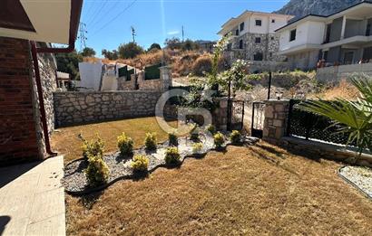 Karaburun Saip'te Deniz Manzaralı Geniş Bahçeli 3+1 Tripleks