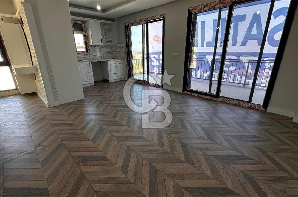 Karaburun Saip'te Deniz Manzaralı Geniş Bahçeli 3+1 Tripleks