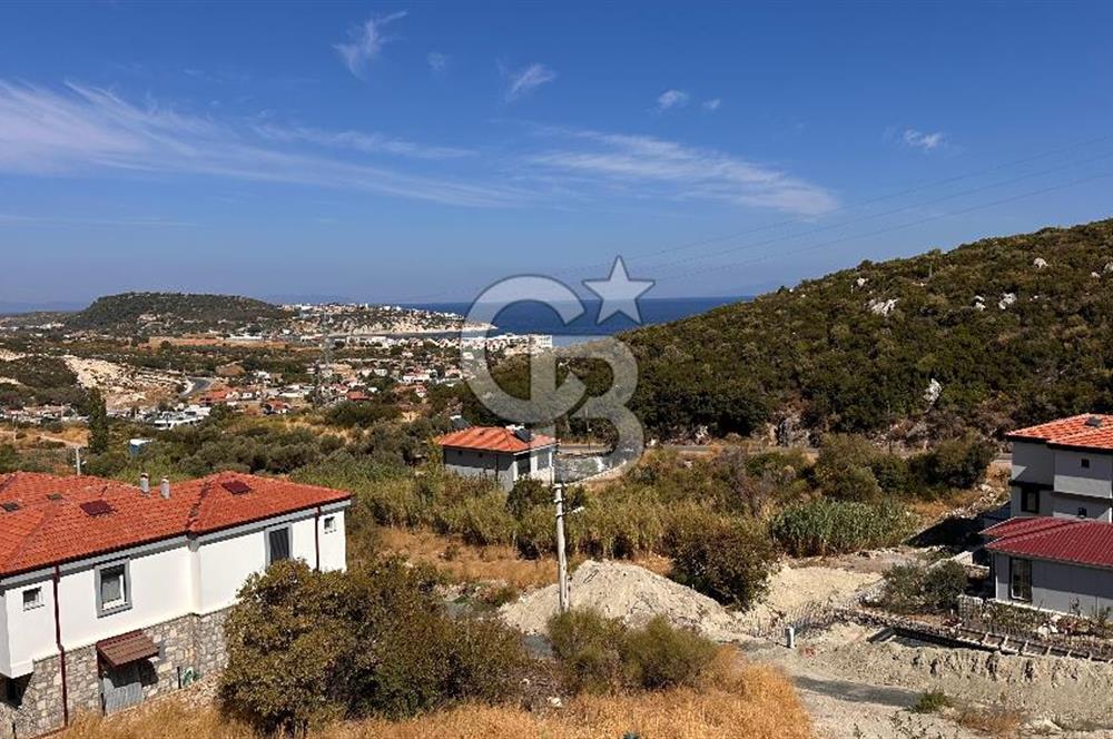 Karaburun Saip'te Deniz Manzaralı Geniş Bahçeli 3+1 Tripleks