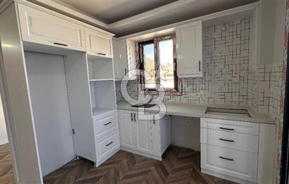 Karaburun Saip'te Deniz Manzaralı Geniş Bahçeli 3+1 Tripleks