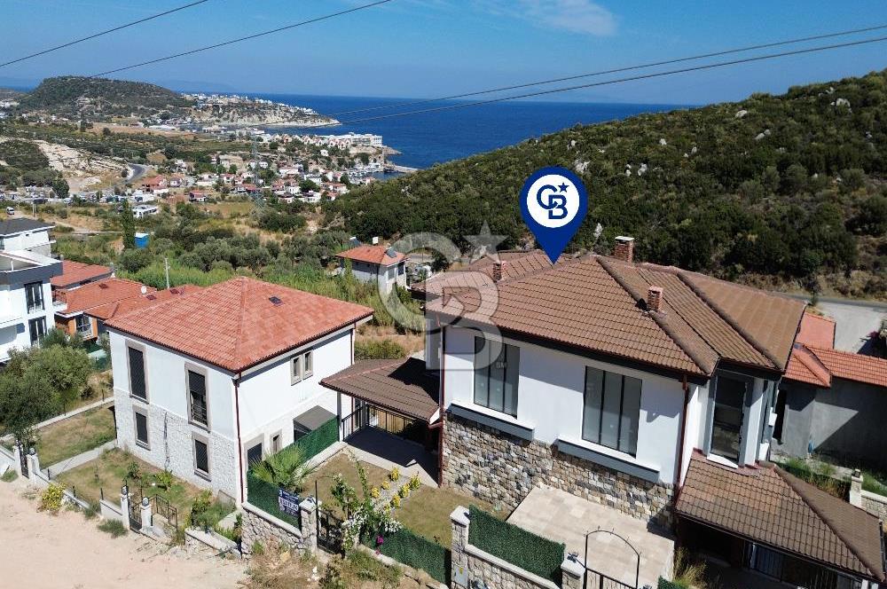 Karaburun Saip'te Deniz Manzaralı Geniş Bahçeli 3+1 Tripleks