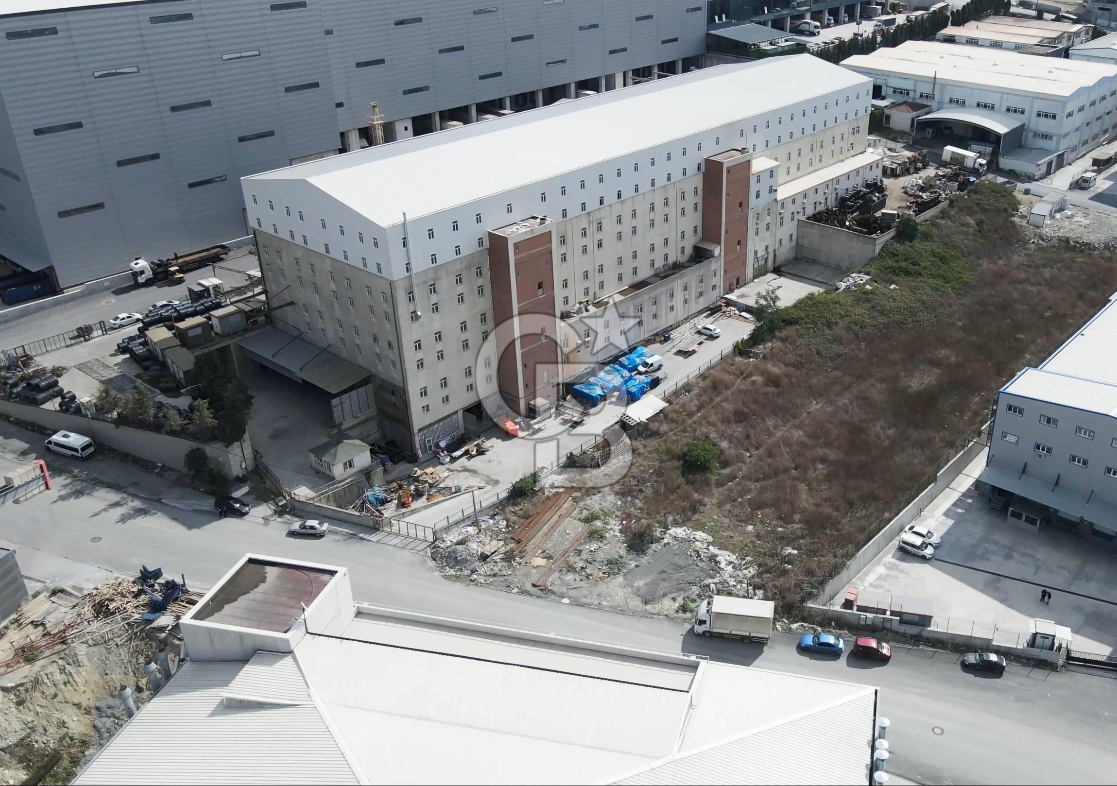 ARNAVUTKÖY ÖMERLİDE 5.000 M2 DÜZ GİRİŞ KİRALIK FABRİKA