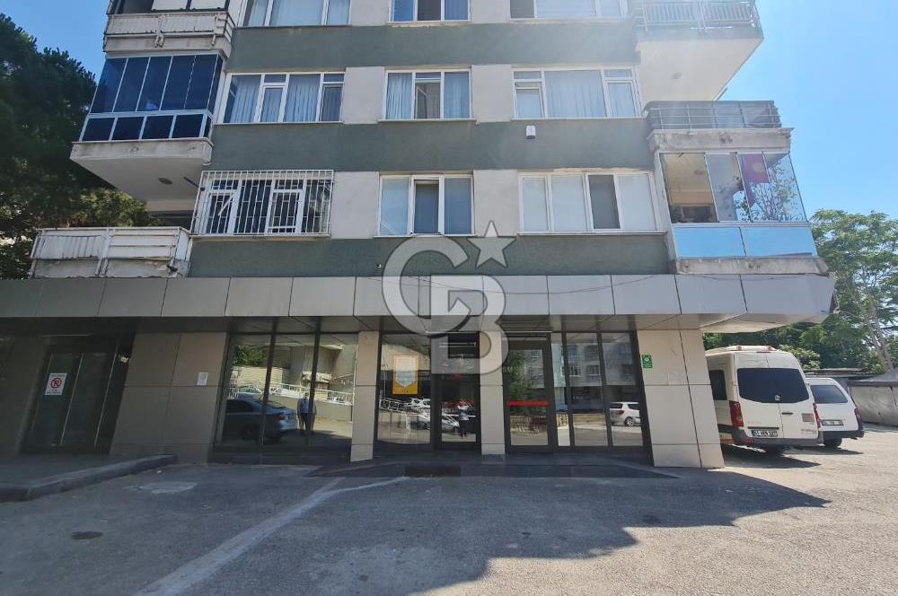 Kadıköy Acıbademde Yüksek Arsa Paylı Satılık  Dükkan