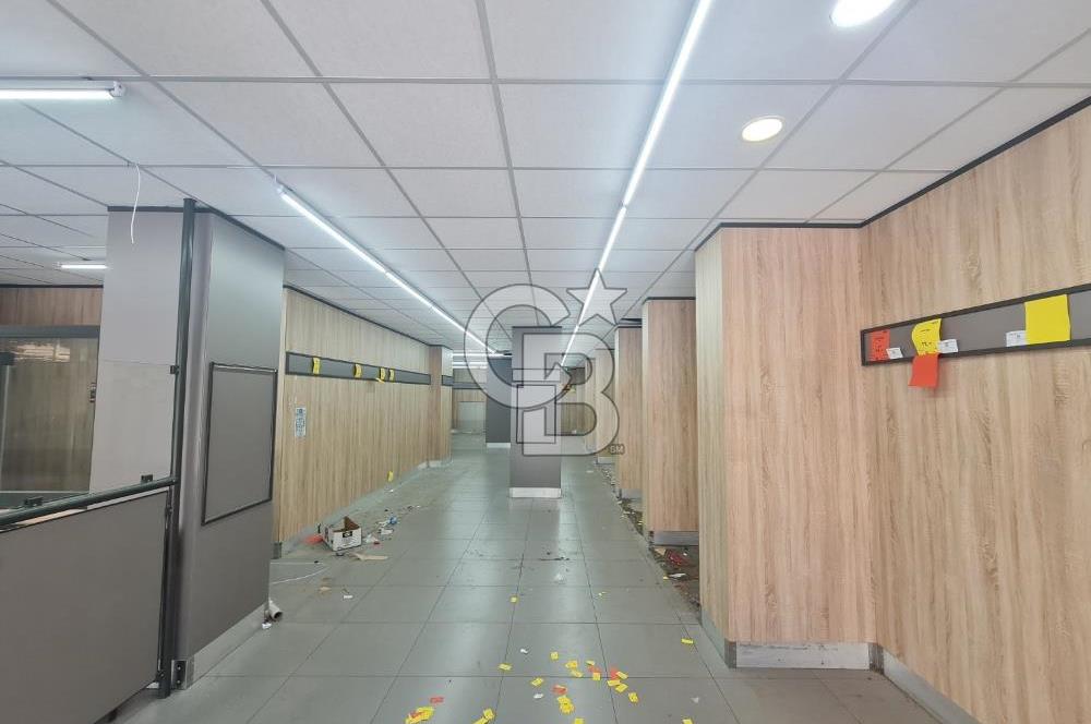 Kadıköy Acıbademde Yüksek Arsa Paylı Satılık  Dükkan