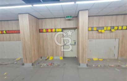 Kadıköy Acıbademde Yüksek Arsa Paylı Satılık  Dükkan