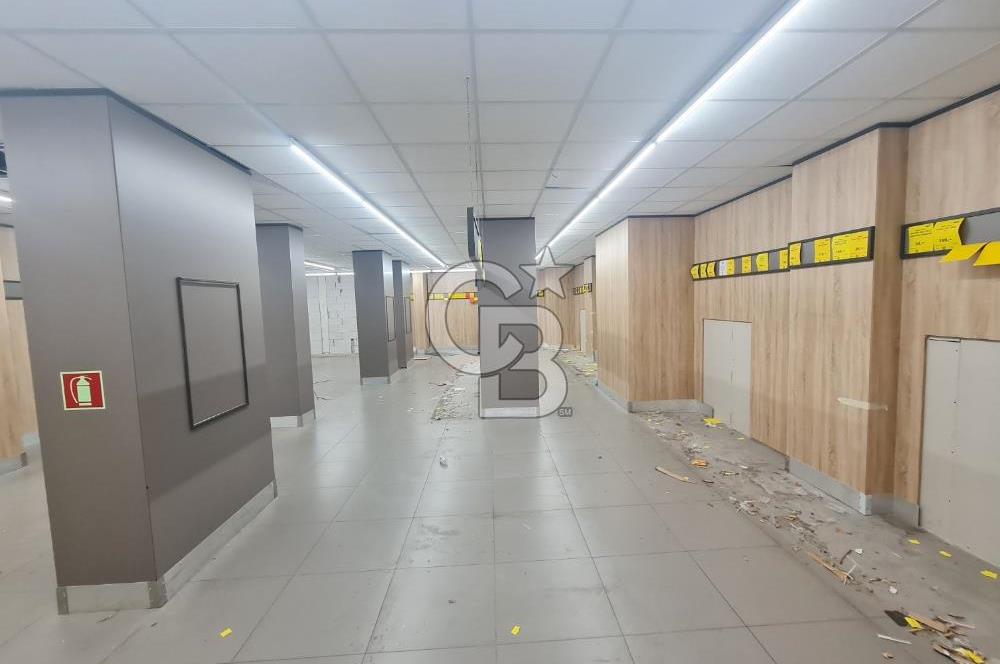 Kadıköy Acıbademde Yüksek Arsa Paylı Satılık  Dükkan