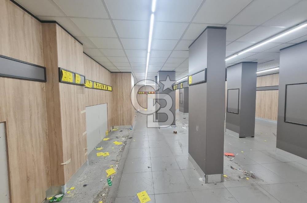 Kadıköy Acıbademde Yüksek Arsa Paylı Satılık  Dükkan
