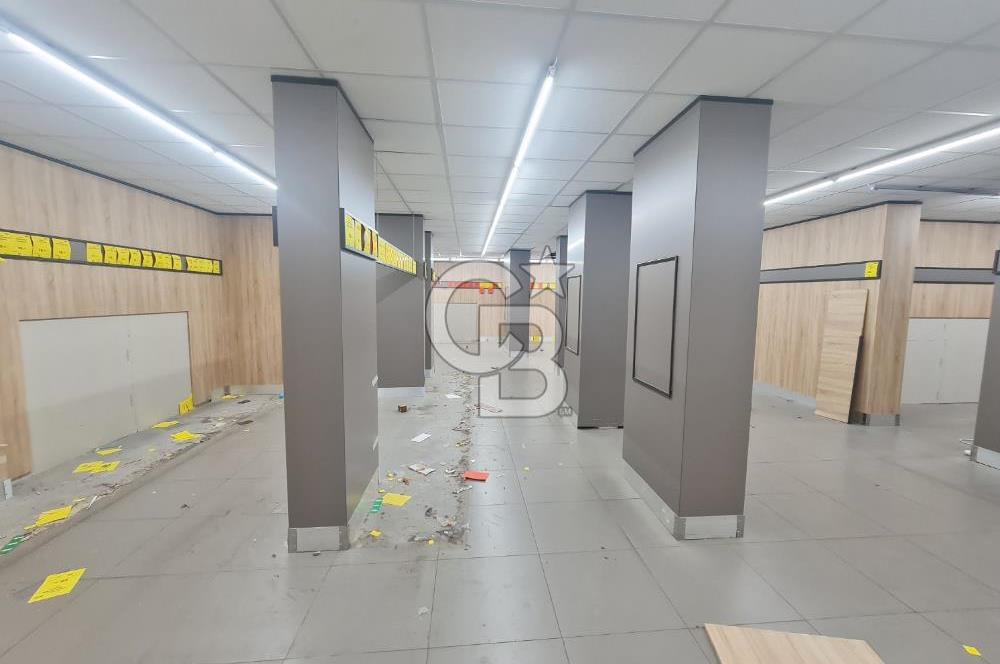 Kadıköy Acıbademde Yüksek Arsa Paylı Satılık  Dükkan