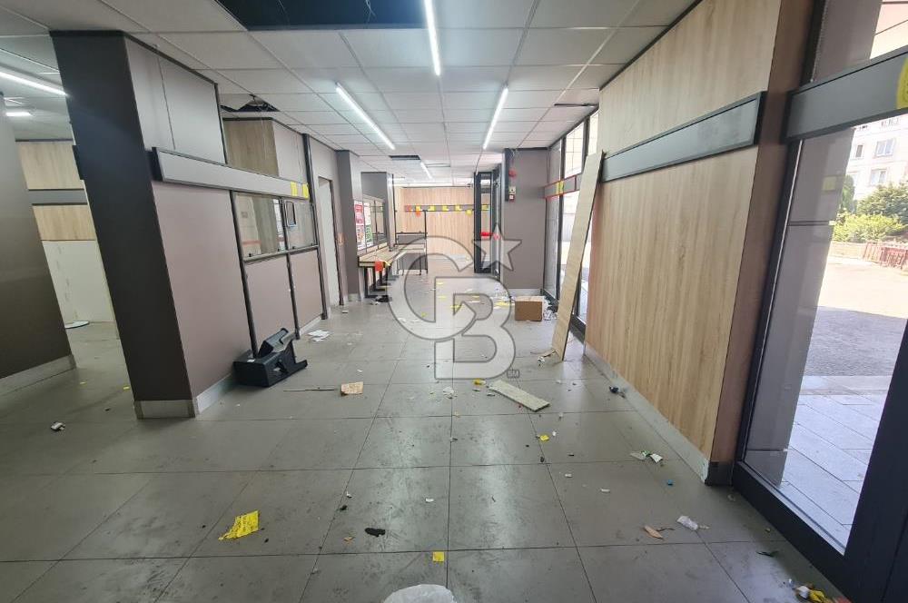 Kadıköy Acıbademde Yüksek Arsa Paylı Satılık  Dükkan