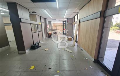 Kadıköy Acıbademde Yüksek Arsa Paylı Satılık  Dükkan