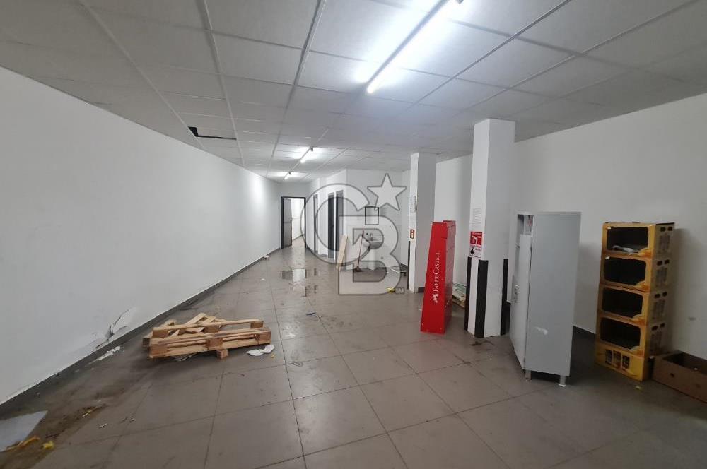 Kadıköy Acıbademde Yüksek Arsa Paylı Satılık  Dükkan