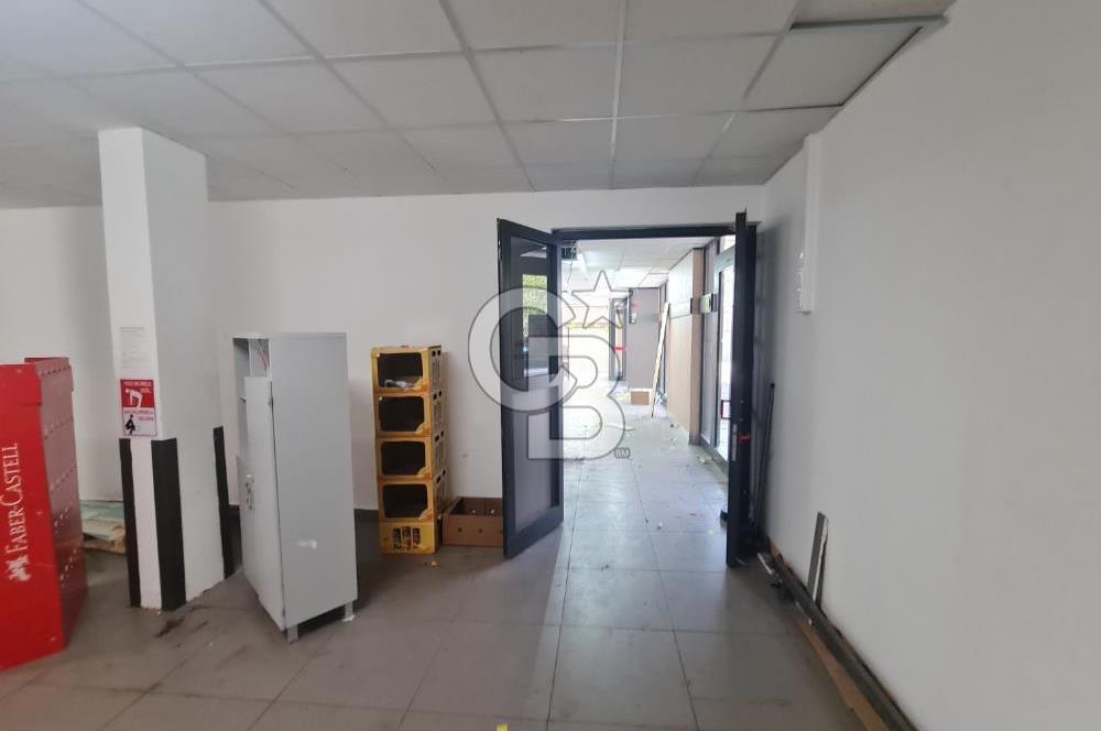 Kadıköy Acıbademde Yüksek Arsa Paylı Satılık  Dükkan