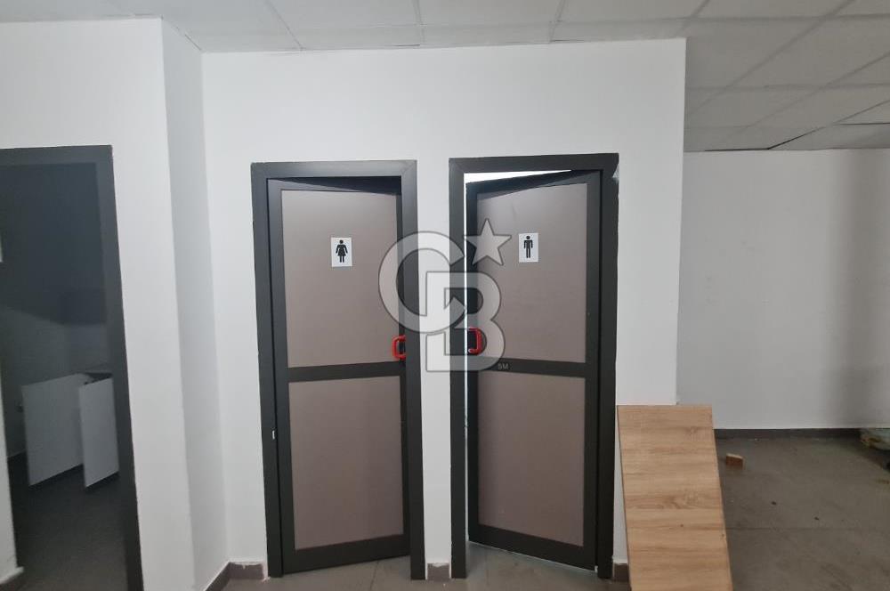 Kadıköy Acıbademde Yüksek Arsa Paylı Satılık  Dükkan