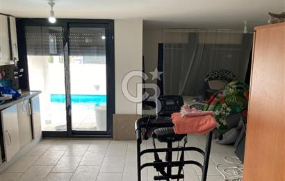 CB SMYRNA' DAN ÇEŞME' DE MERKEZİ LOKASYONDA SATILIK VİLLA