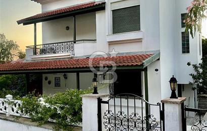 YONCAKÖY SİTESİ SATILIK VİLLA KÖŞE KONUM DENİZE 400 MT 