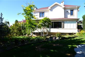 Çankaya Alacaatlı Mah Ada Park Villalarında Satılık Köşe Villa
