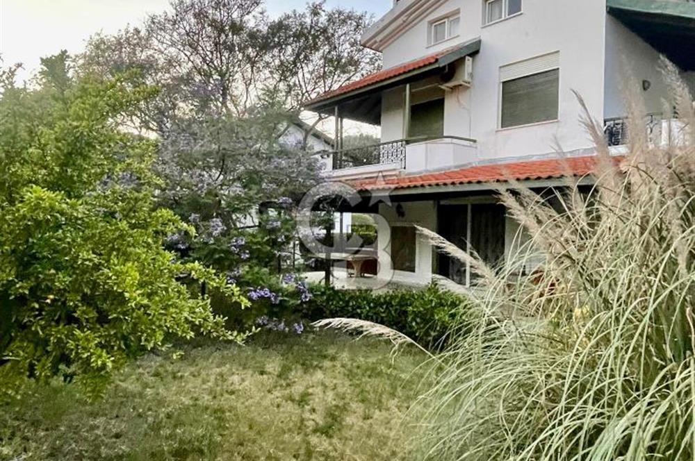 YONCAKÖY SİTESİ SATILIK VİLLA KÖŞE KONUM DENİZE 400 MT 