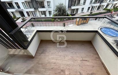 Park Yaşam Bornova'da Havuz Cephe 1+1 Kiralık Daire