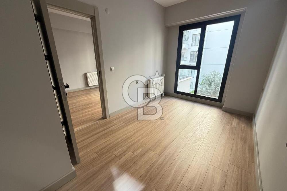 Park Yaşam Bornova'da Havuz Cephe 1+1 Kiralık Daire