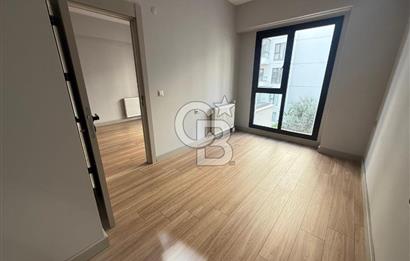 Park Yaşam Bornova'da Havuz Cephe 1+1 Kiralık Daire
