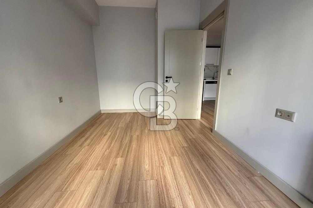 Park Yaşam Bornova'da Havuz Cephe 1+1 Kiralık Daire