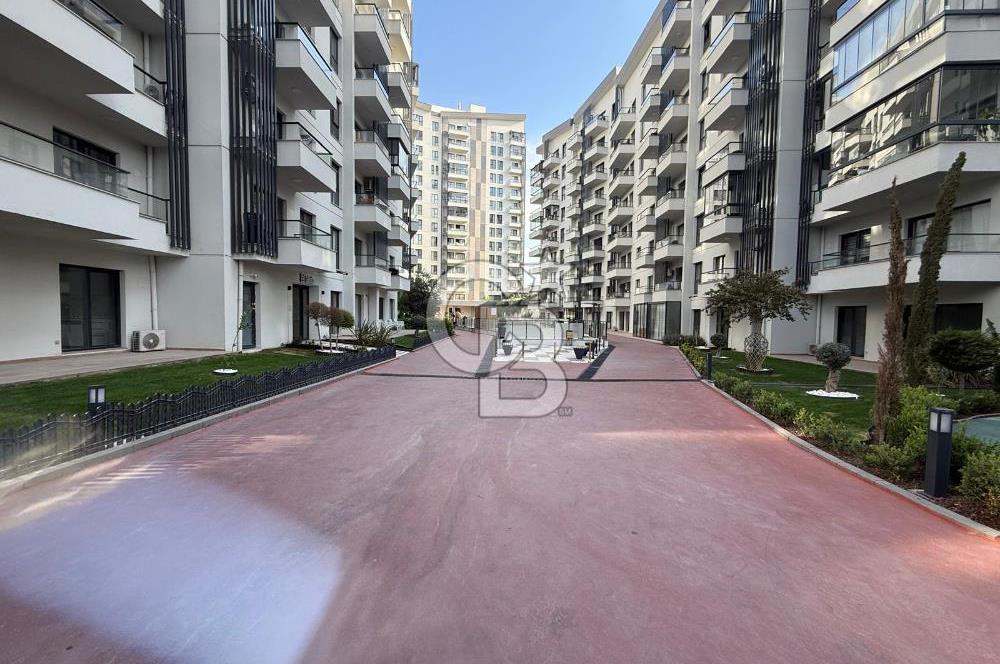 Park Yaşam Bornova'da Havuz Cephe 1+1 Kiralık Daire