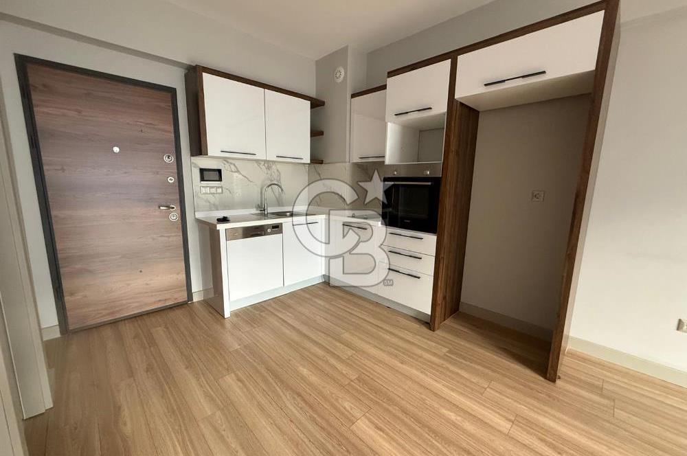 Park Yaşam Bornova'da Havuz Cephe 1+1 Kiralık Daire