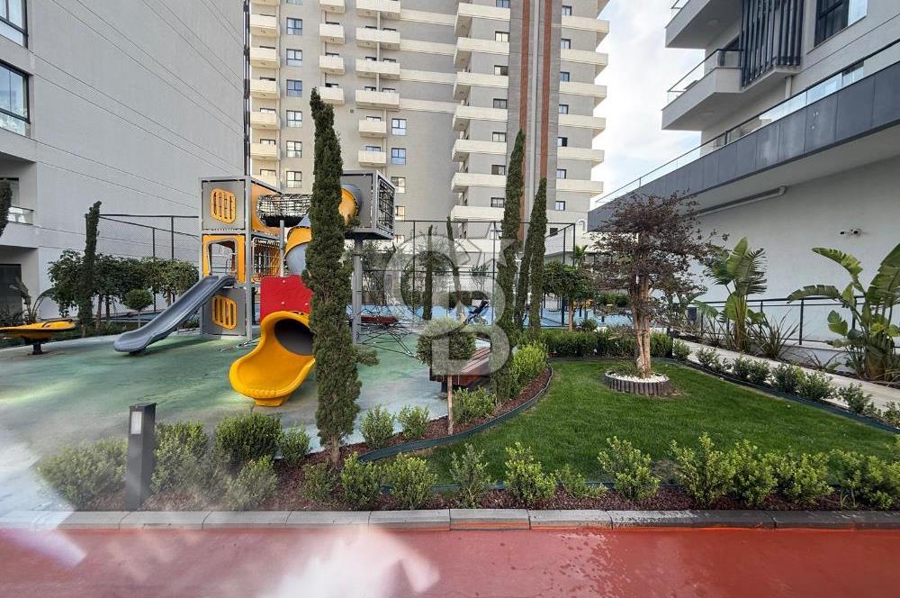 Park Yaşam Bornova'da Havuz Cephe 1+1 Kiralık Daire