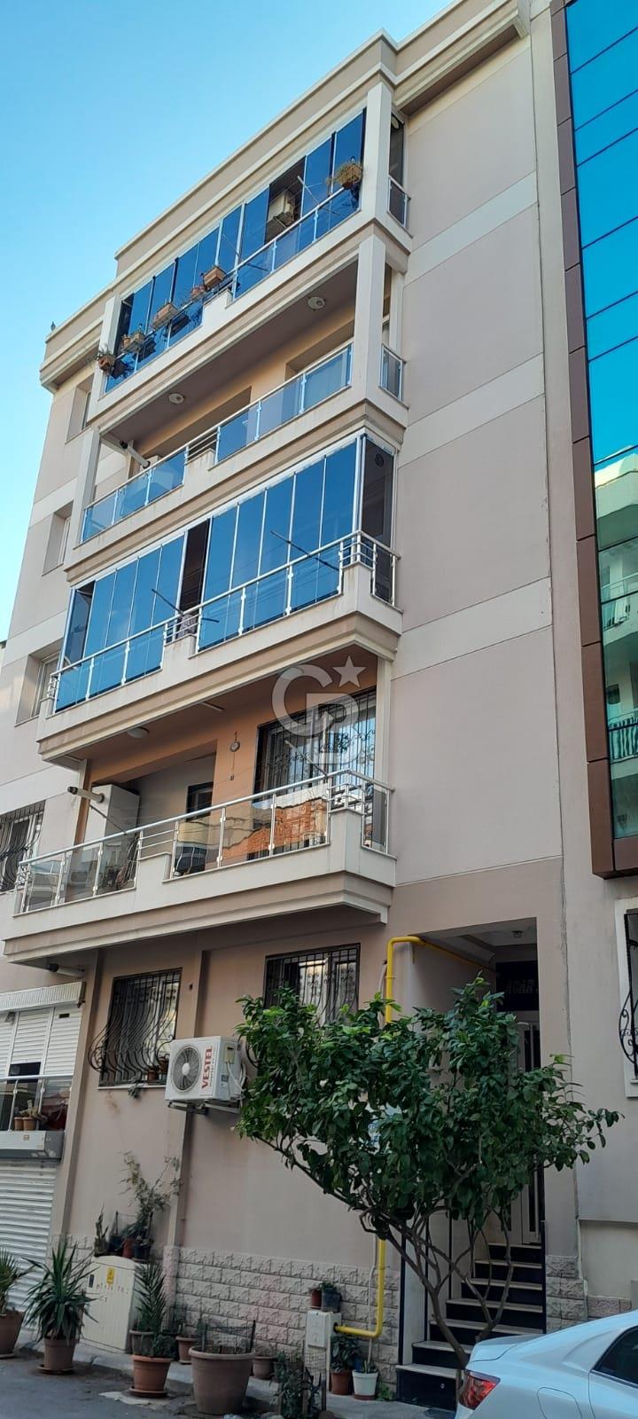 İzmir Karşıyaka Fikri Altay'da Satılık 3+1 daire