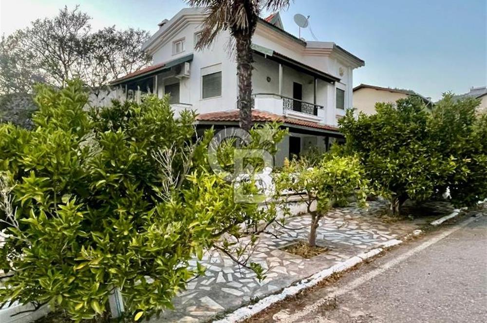 YONCAKÖY SİTESİ SATILIK VİLLA KÖŞE KONUM DENİZE 400 MT 