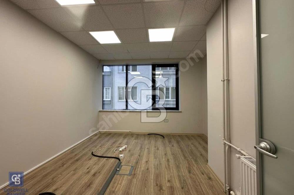 KIZILTOPRAK BAĞDAT CADDESİNE 2.BİNA KDV AVANTAJLI 270 M2 İŞ YERİ