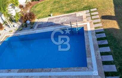 URLA KUŞÇULAR'DA SIFIR,PEYZAJLI, HAVUZLU 3+1 LÜKS VİLLA SATILIK