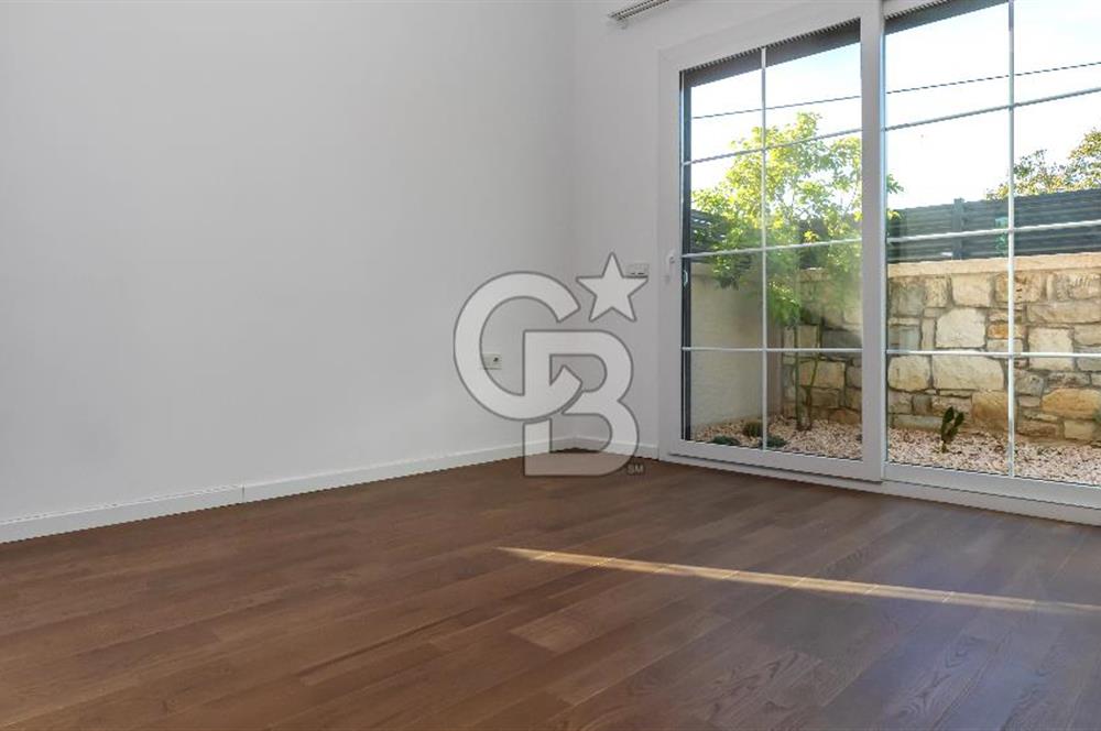 URLA KUŞÇULAR'DA SIFIR,PEYZAJLI, HAVUZLU 3+1 LÜKS VİLLA SATILIK