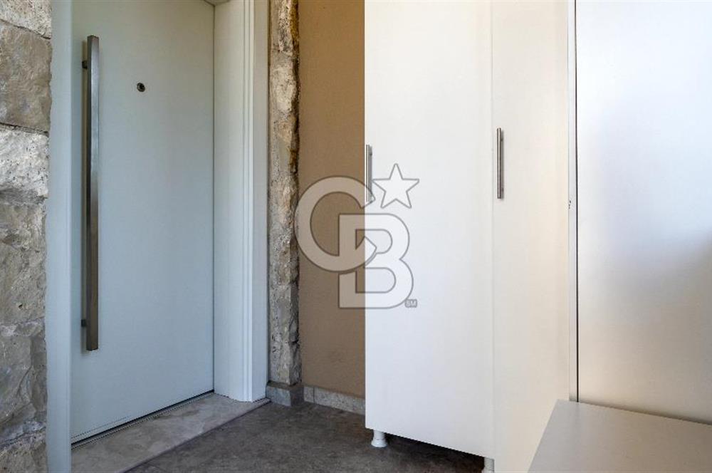 URLA KUŞÇULAR'DA SIFIR,PEYZAJLI, HAVUZLU 3+1 LÜKS VİLLA SATILIK