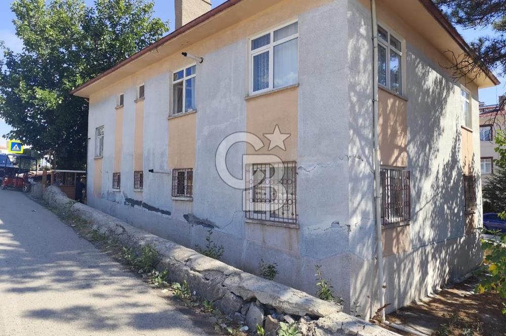 Çubuk Merkezde Satılık Müstakil Ev.