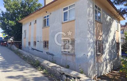 Çubuk Merkezde Satılık Müstakil Ev.